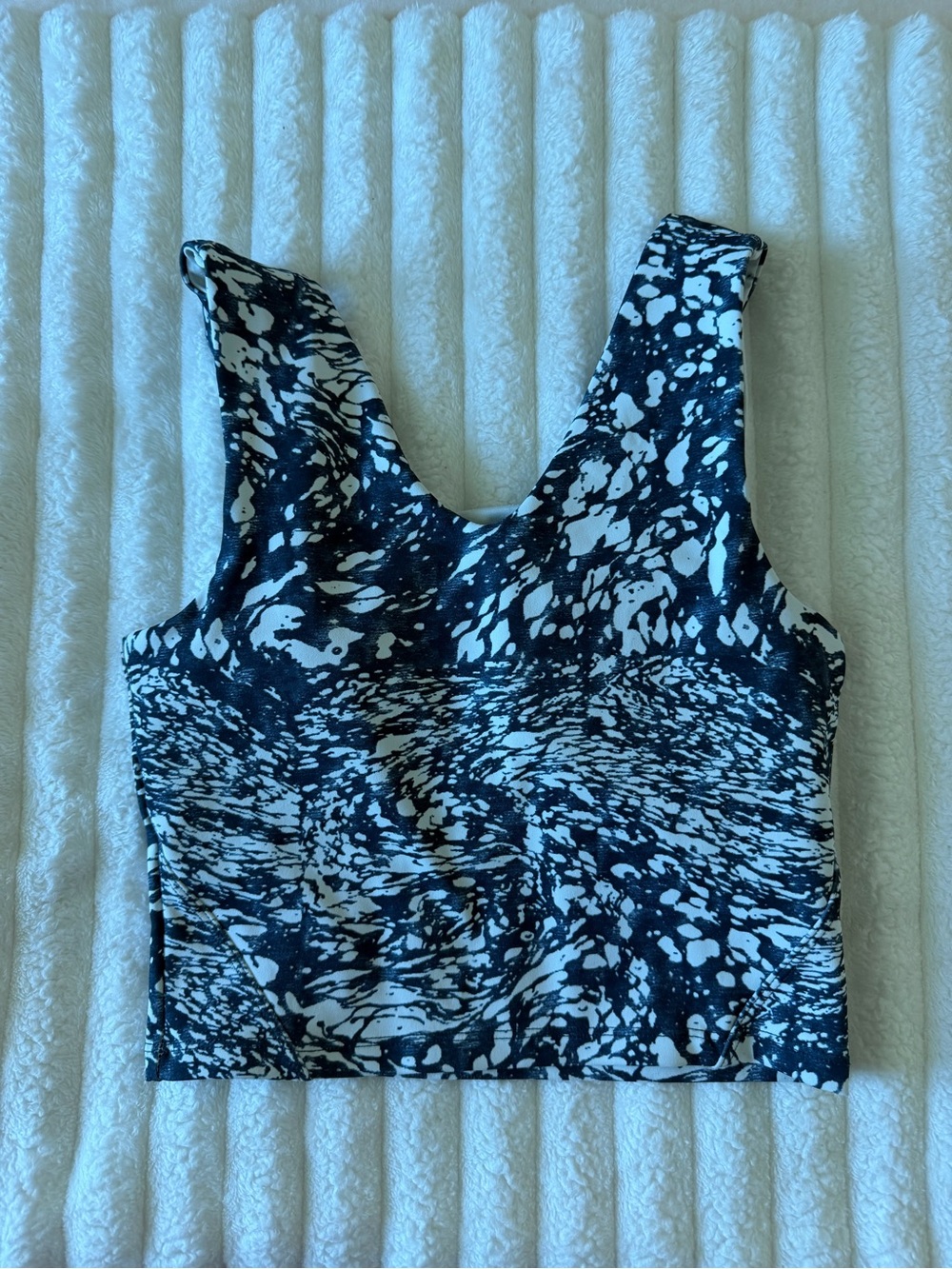 Move Theology Blue & White Marble Print Cropped Tank Top